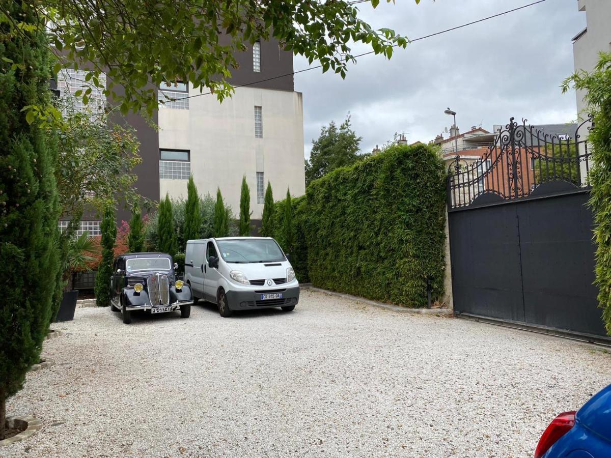 Raspail Guest house
